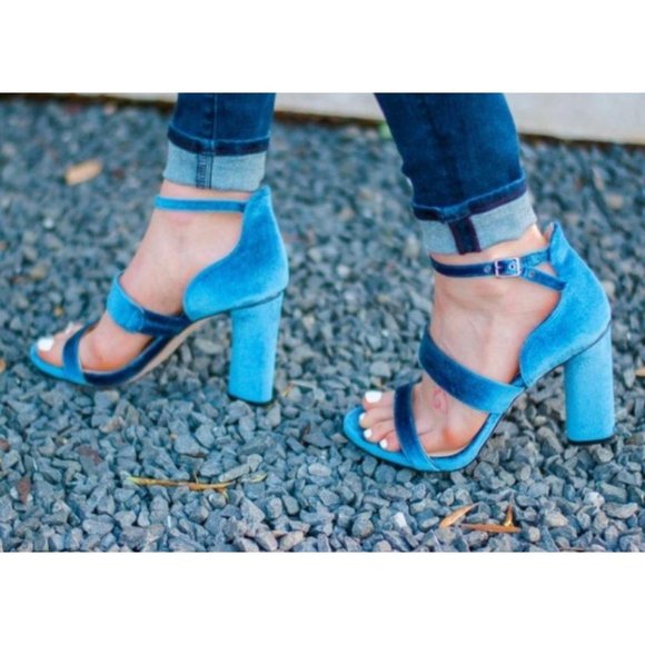 (Sold) Vince Camuto Robeka Velvet Sandals Peacock - Picture 8 of 12